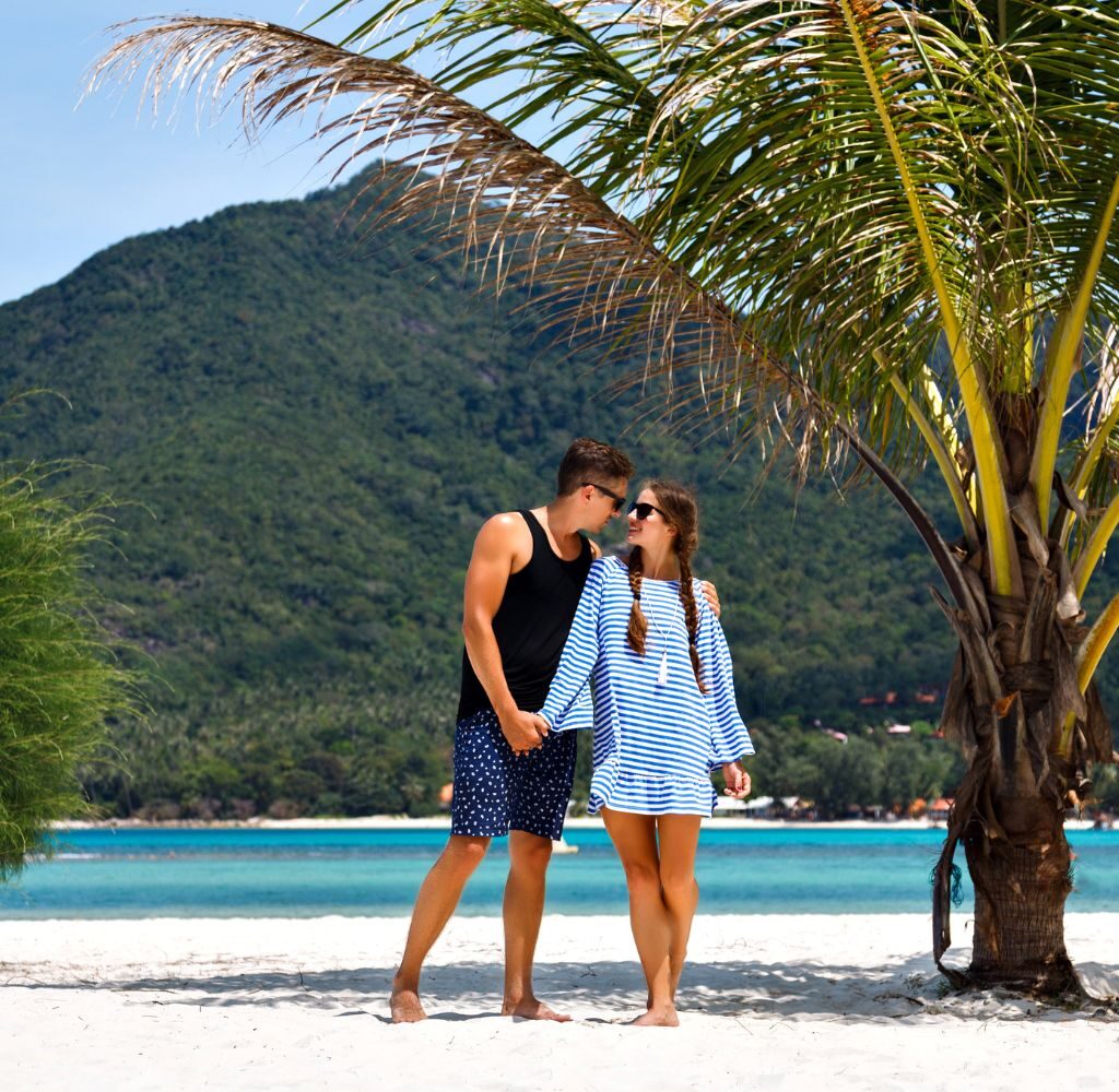 summer-sun-portrait-cute-couple-having-romantic-vacation-tropical-island